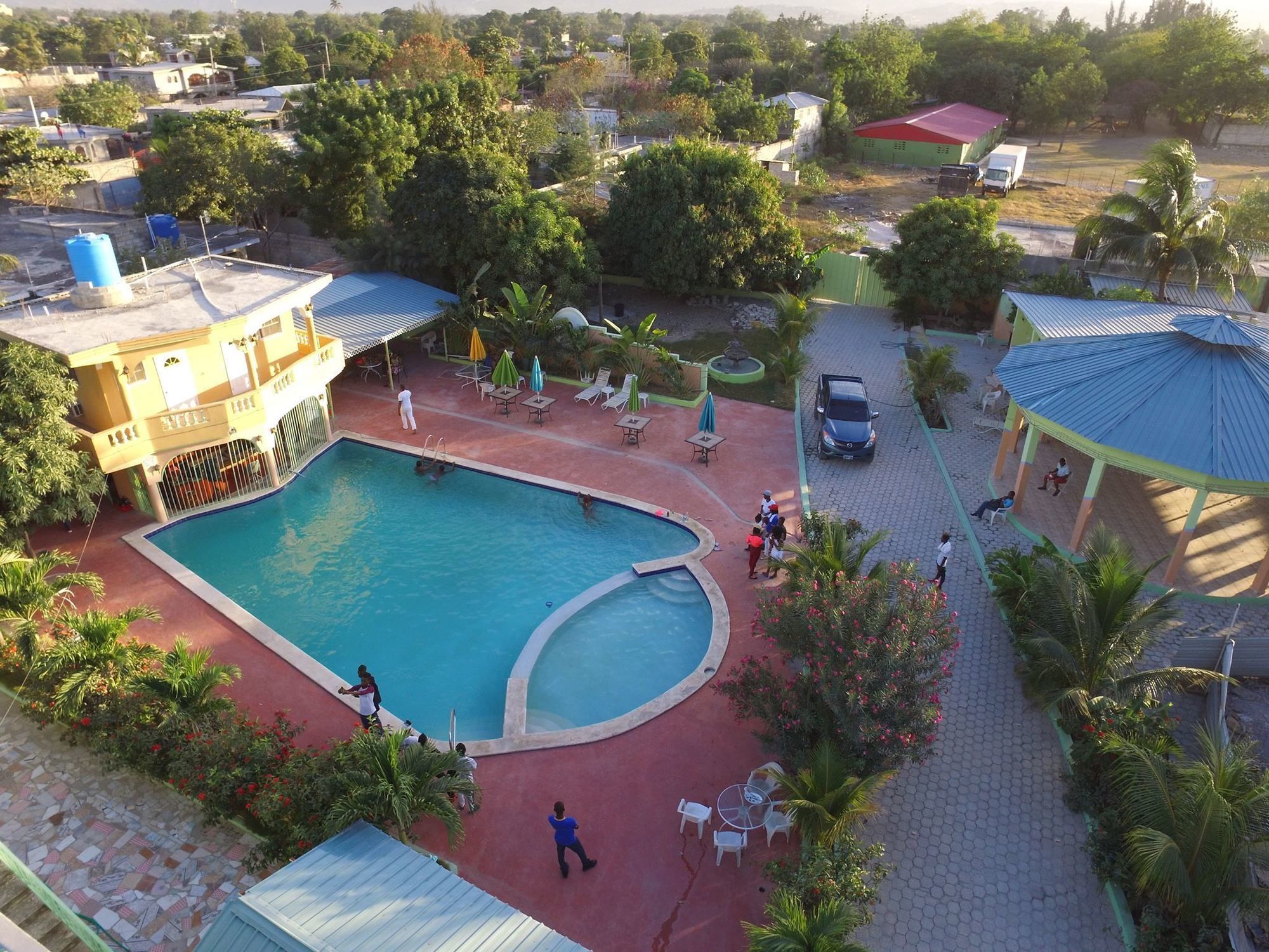 La Cayenna Hotel Et Restaurant Port-au-Prince Exterior photo